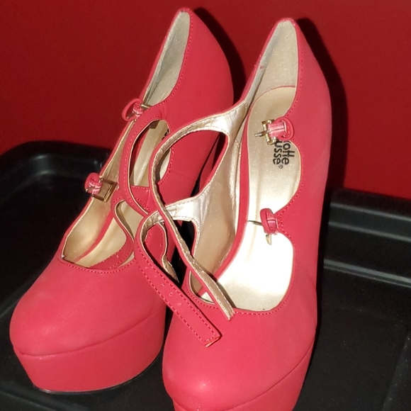 Ladies Red Higheels - Picture 2 of 3